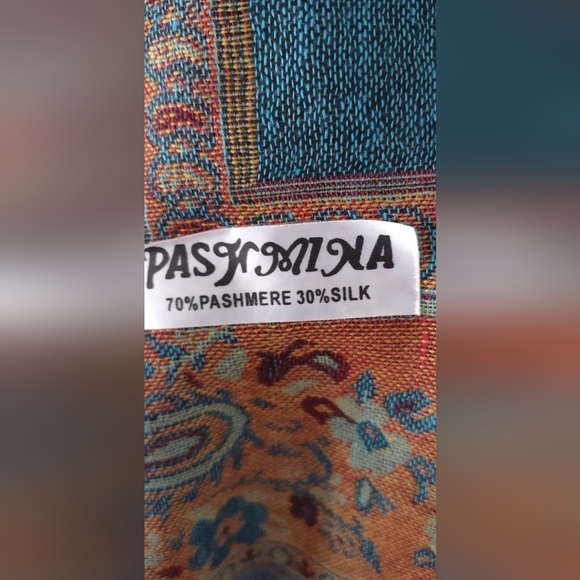 Pashmina And Silk 32" Square Scarf/Shawl Unworn Condition Great Gift - Picture 4 of 7